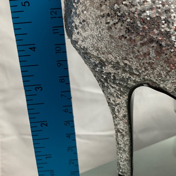 New 8.5 Romantic Soles Silver Glitter Dasha heels - Picture 4 of 8